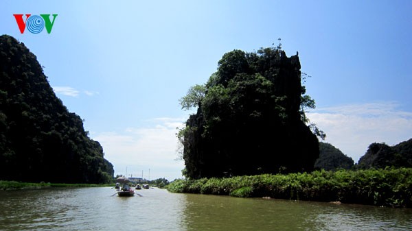 Tam Coc – Ha Long Bay on land - ảnh 19